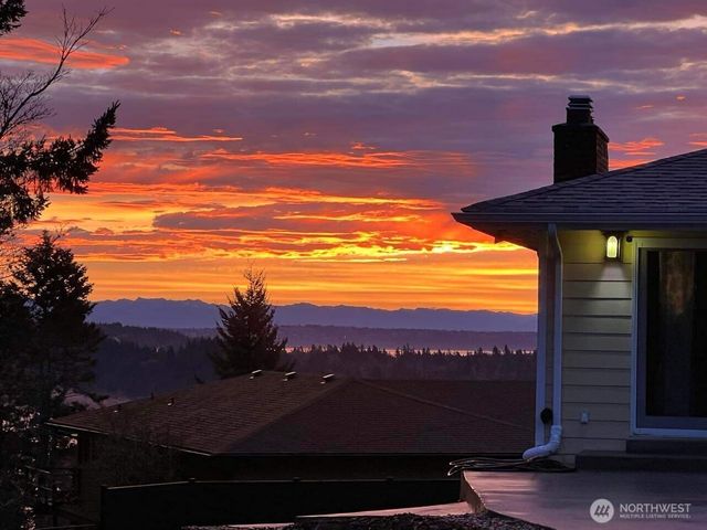 3027 NE Parklane Drive, Bremerton, WA 98310