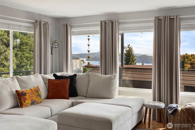 3027 NE Parklane Drive, Bremerton, WA 98310