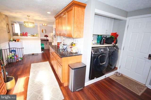 6 KINGSLEY AVE, Marlton, NJ 08053