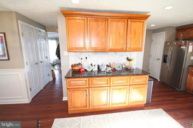 6 KINGSLEY AVE, Marlton, NJ 08053