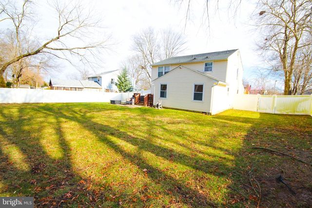 6 KINGSLEY AVE, Marlton, NJ 08053