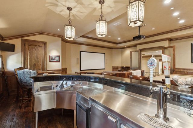 6725 Northwood Road, Dallas, TX 75225