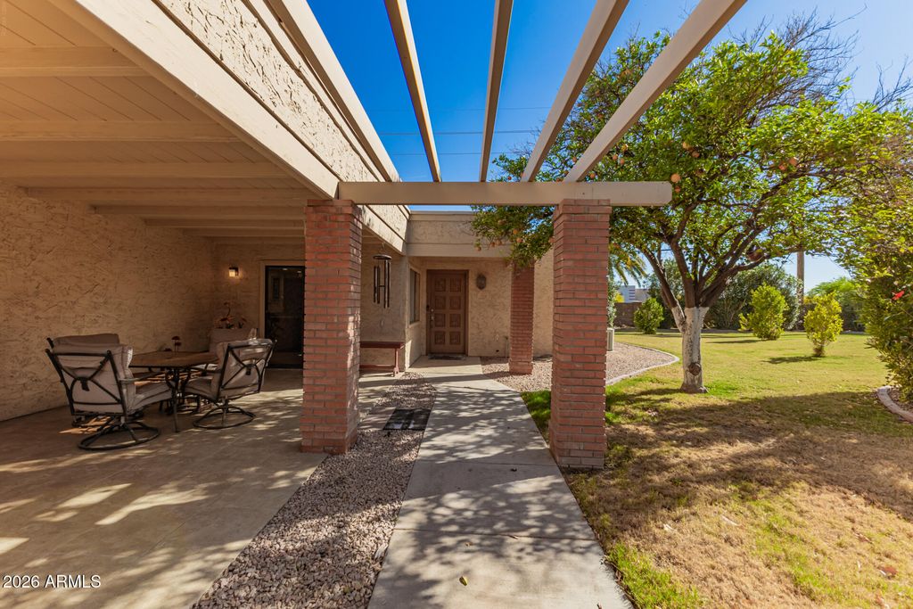 217 LEISURE WORLD --, Mesa, AZ 85206