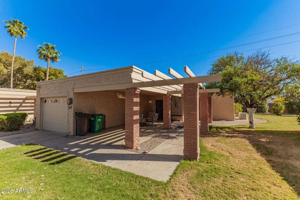 Image 3 of property listing at 217 LEISURE WORLD --, Mesa, AZ 85206