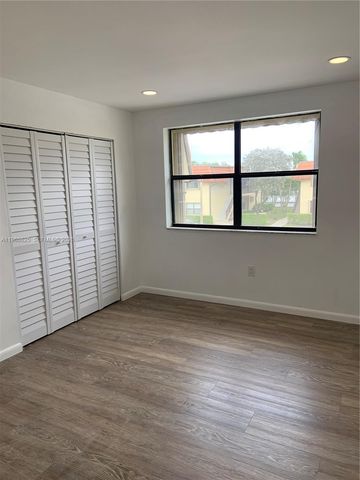 10016 NW 4th St 201, Pembroke Pines, FL 33024