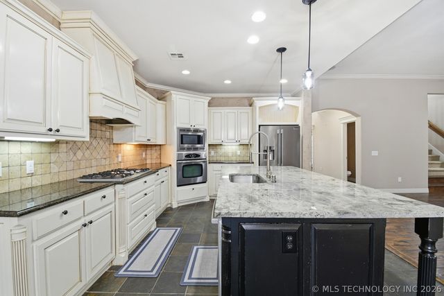 2317 E 138th Street S, Bixby, OK 74008
