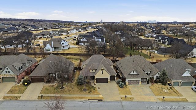 2317 E 138th Street S, Bixby, OK 74008