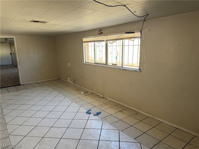 1626 Golden Arrow Drive, Las Vegas, NV 89169