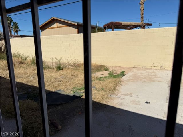 1626 Golden Arrow Drive, Las Vegas, NV 89169