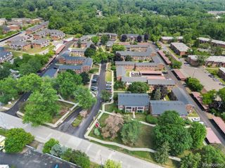 25307 Shiawassee Circle 202, Southfield, MI 48033