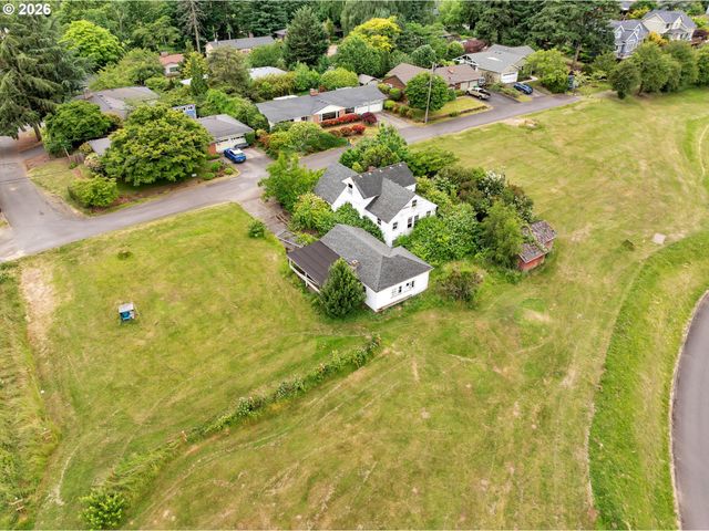 2119 Sw NEVADA Ct, Portland, OR 97219