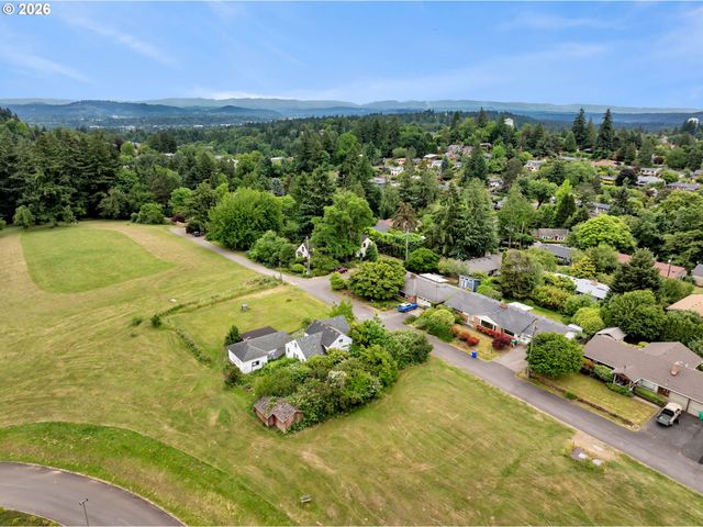2119 Sw NEVADA Ct, Portland, OR 97219