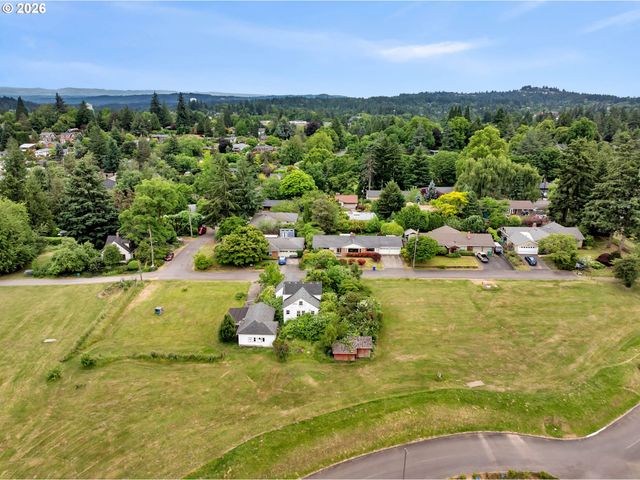 2119 Sw NEVADA Ct, Portland, OR 97219