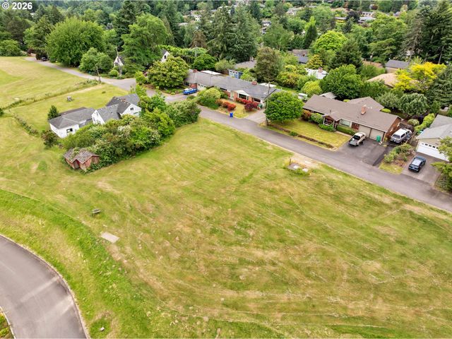 2119 Sw NEVADA Ct, Portland, OR 97219