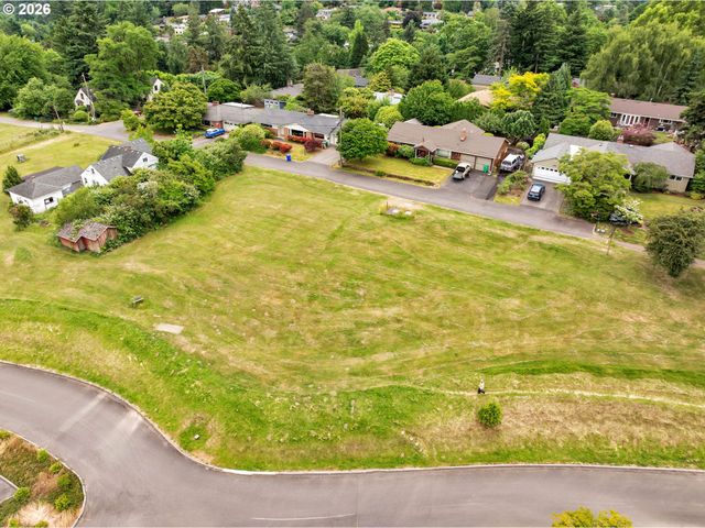 2119 Sw NEVADA Ct, Portland, OR 97219