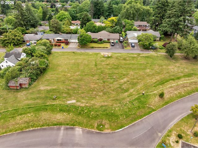 2119 Sw NEVADA Ct, Portland, OR 97219