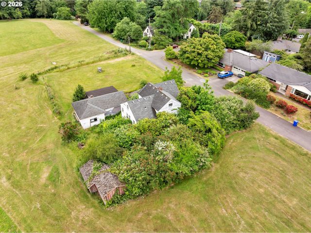 2119 Sw NEVADA Ct, Portland, OR 97219