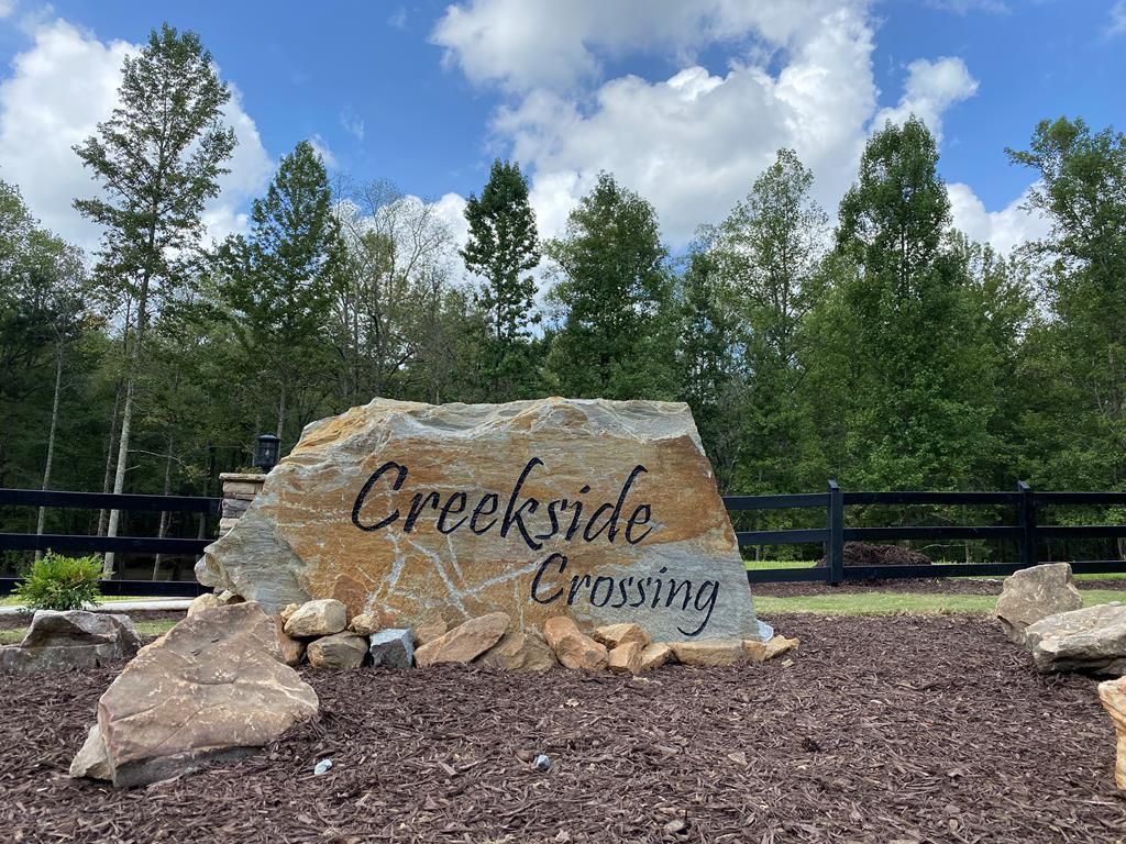 182 Vista Creek Drive, Talking Rock, GA 30175