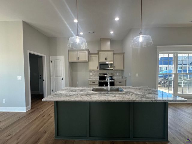 1801 Quail Ridge Lane, Perry, GA 31069