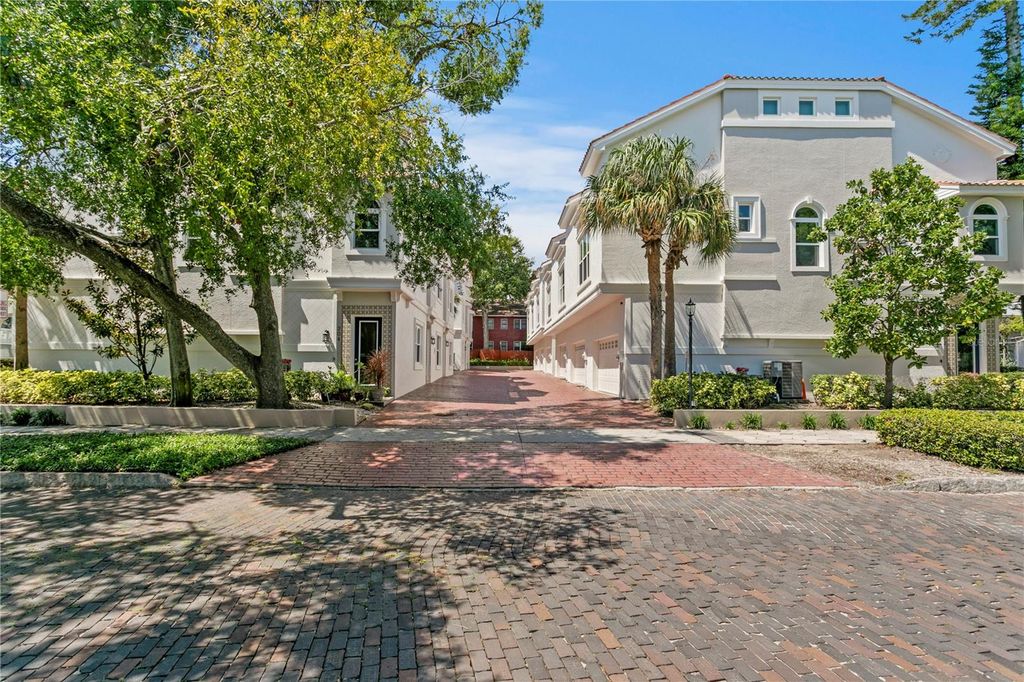 220 7TH AVENUE N 220, St Petersburg, FL 33701