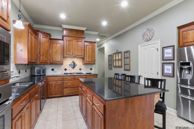 5826 Nature Trail Dr, Baton Rouge, LA 70817