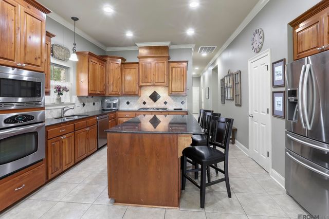 5826 Nature Trail Dr, Baton Rouge, LA 70817