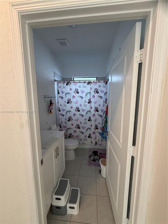 Image 6 of property listing at 13361 SW 284th Ter, Homestead, FL 33033