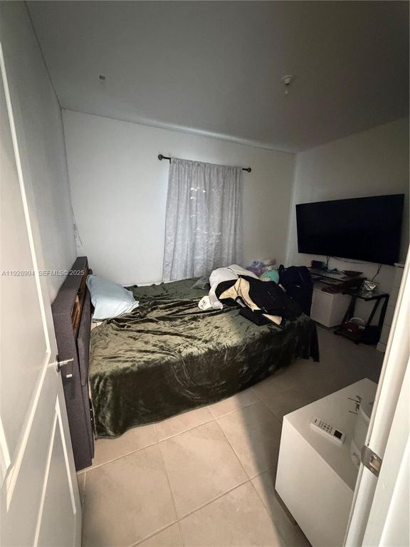 Image 8 of property listing at 13361 SW 284th Ter, Homestead, FL 33033