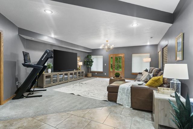 95 Highland Court, Strafford, MO 65757