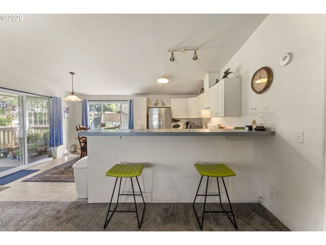 1122 Se 9TH St, Bandon, OR 97411