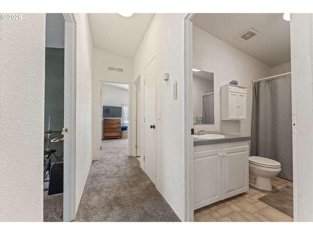 1122 Se 9TH St, Bandon, OR 97411