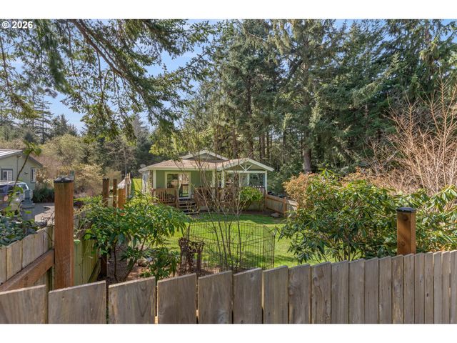 1122 Se 9TH St, Bandon, OR 97411