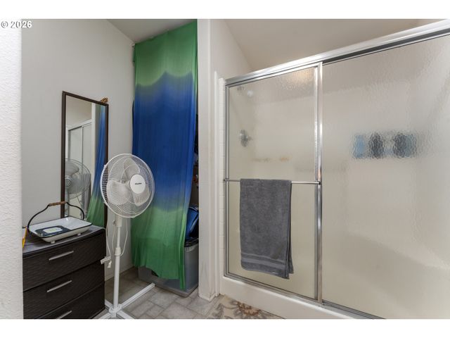 1122 Se 9TH St, Bandon, OR 97411