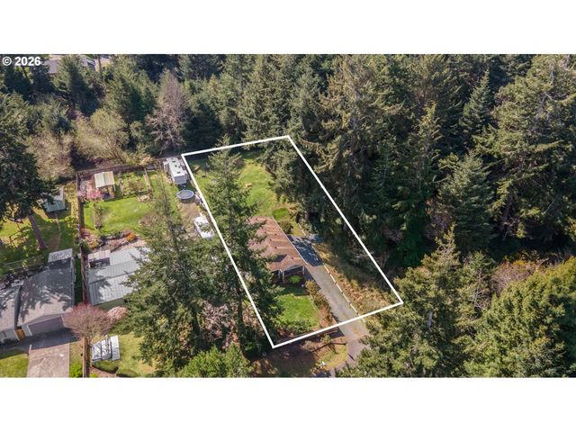 1122 Se 9TH St, Bandon, OR 97411