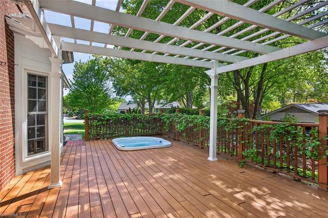 1018 Riverbend Drive, Advance, NC 27006