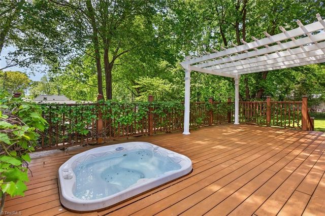 1018 Riverbend Drive, Advance, NC 27006