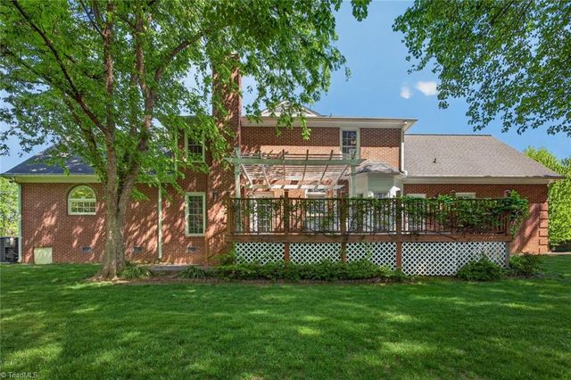 1018 Riverbend Drive, Advance, NC 27006