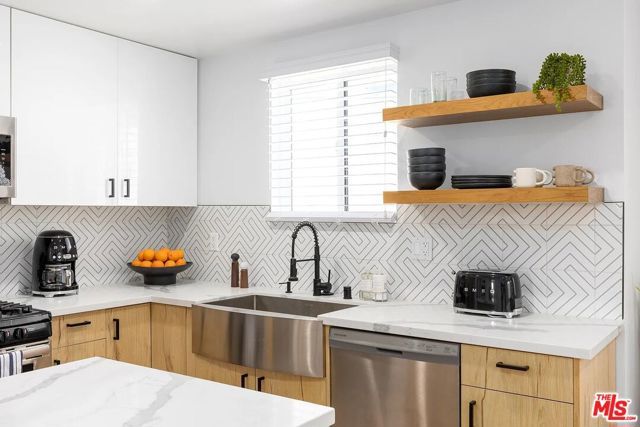 1414 S Orange Drive, Los Angeles, CA 90019