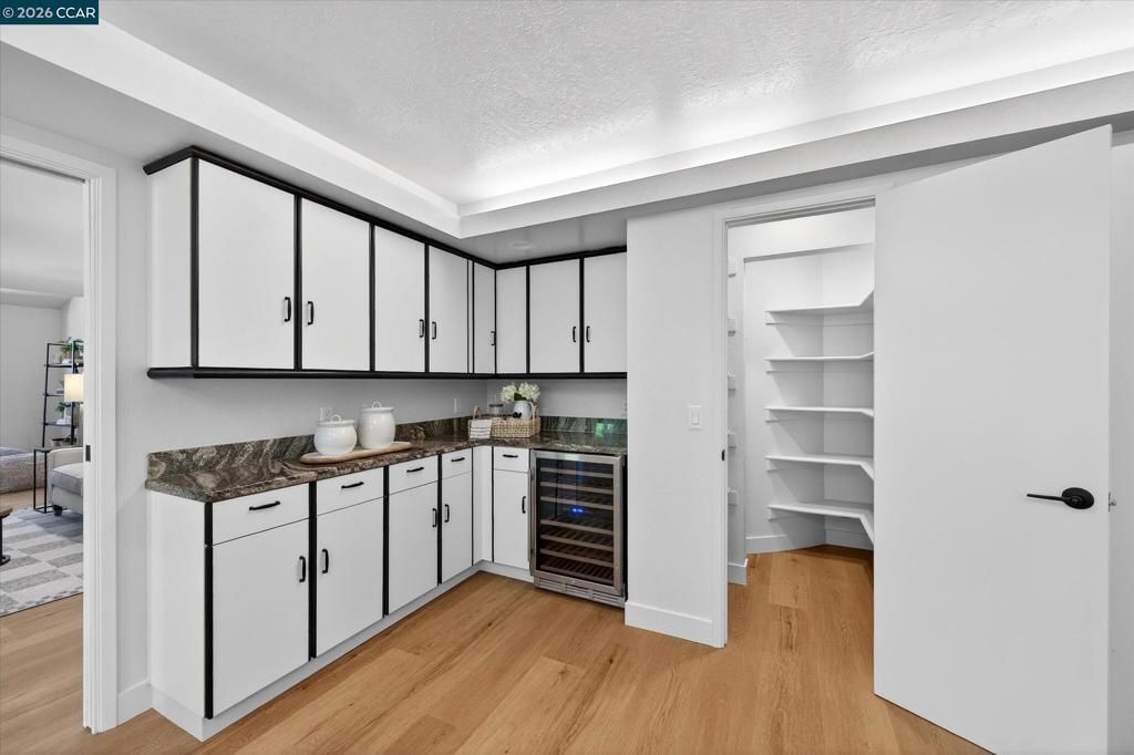 Image 17 of property listing at 1950 Whitecliff Ct, Walnut Creek, CA 94596