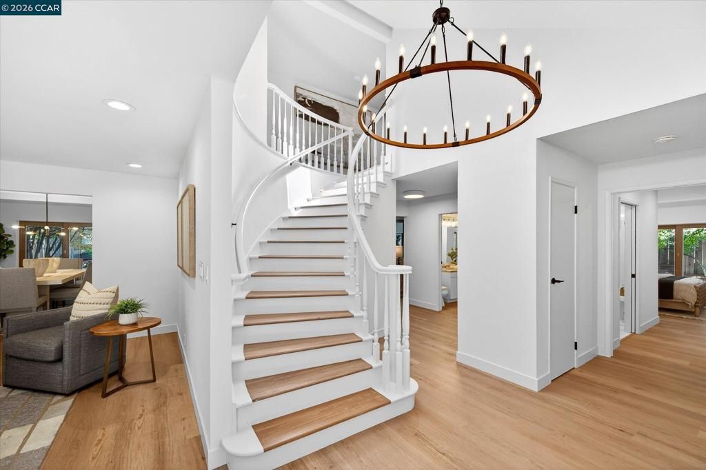 Image 20 of property listing at 1950 Whitecliff Ct, Walnut Creek, CA 94596