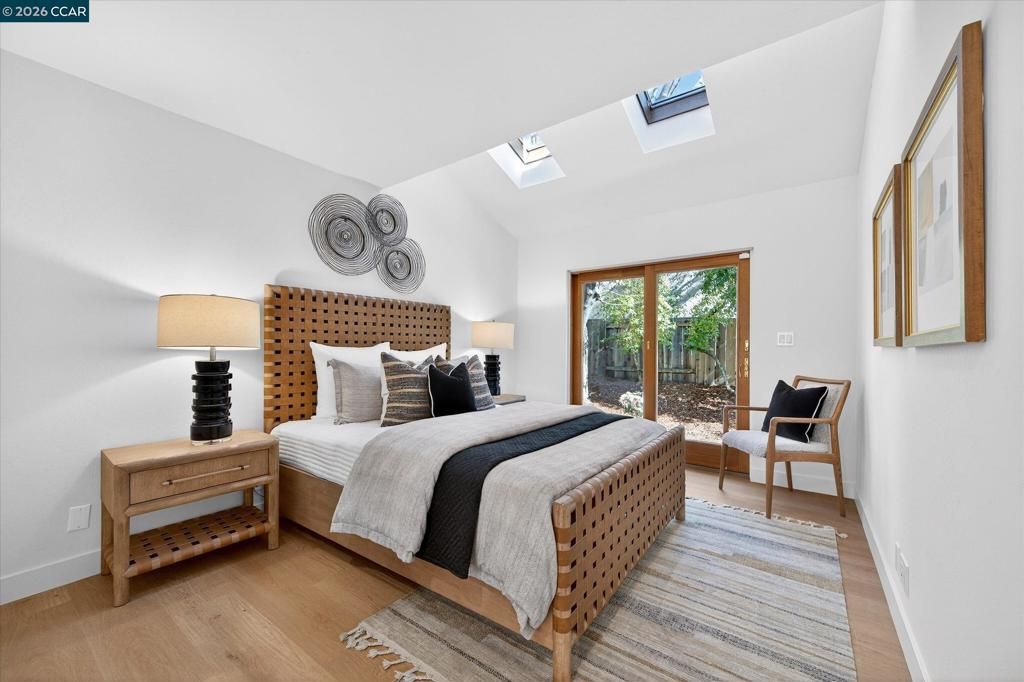 Image 25 of property listing at 1950 Whitecliff Ct, Walnut Creek, CA 94596