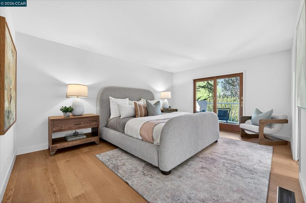 Image 28 of property listing at 1950 Whitecliff Ct, Walnut Creek, CA 94596