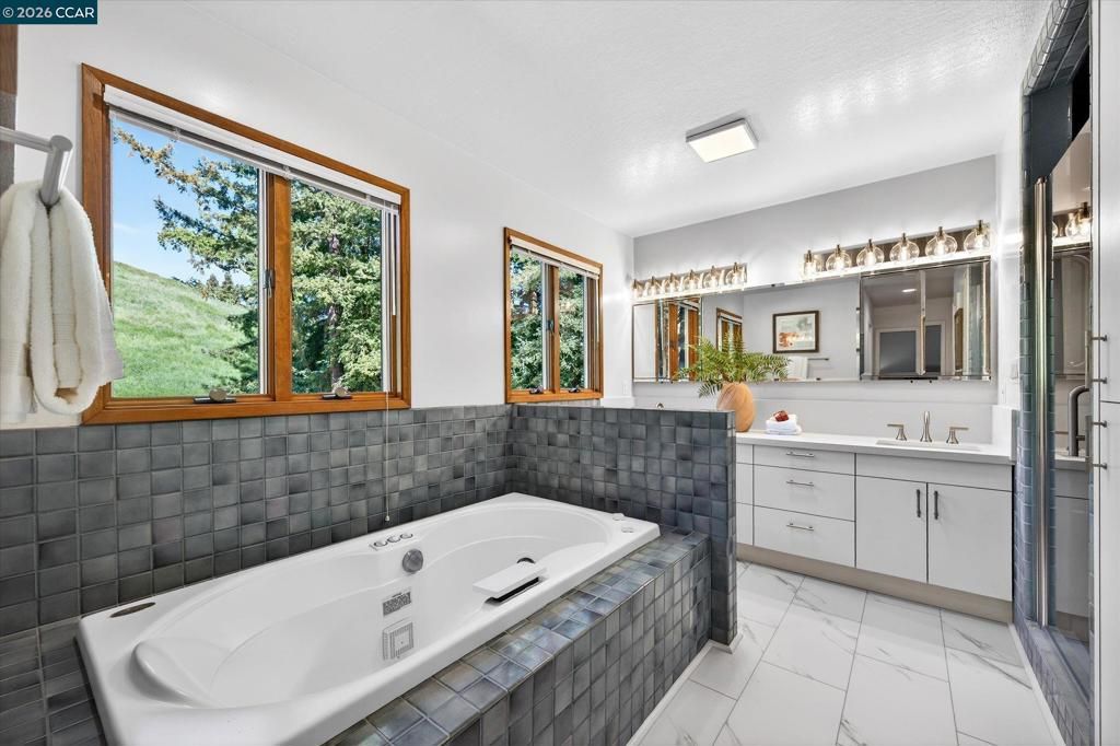 Image 30 of property listing at 1950 Whitecliff Ct, Walnut Creek, CA 94596