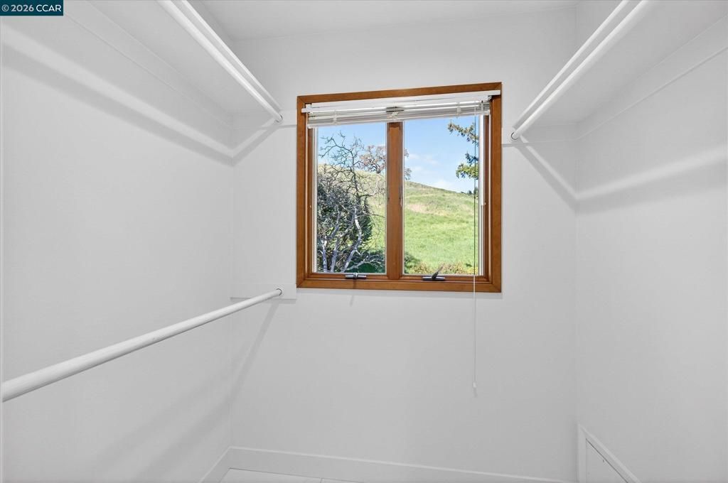 Image 35 of property listing at 1950 Whitecliff Ct, Walnut Creek, CA 94596