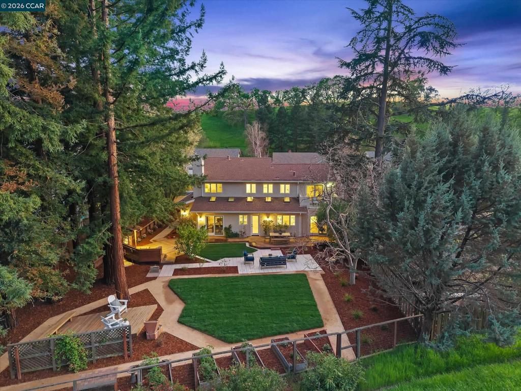 Image 47 of property listing at 1950 Whitecliff Ct, Walnut Creek, CA 94596