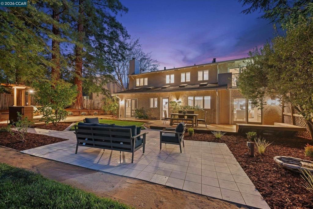 Image 53 of property listing at 1950 Whitecliff Ct, Walnut Creek, CA 94596