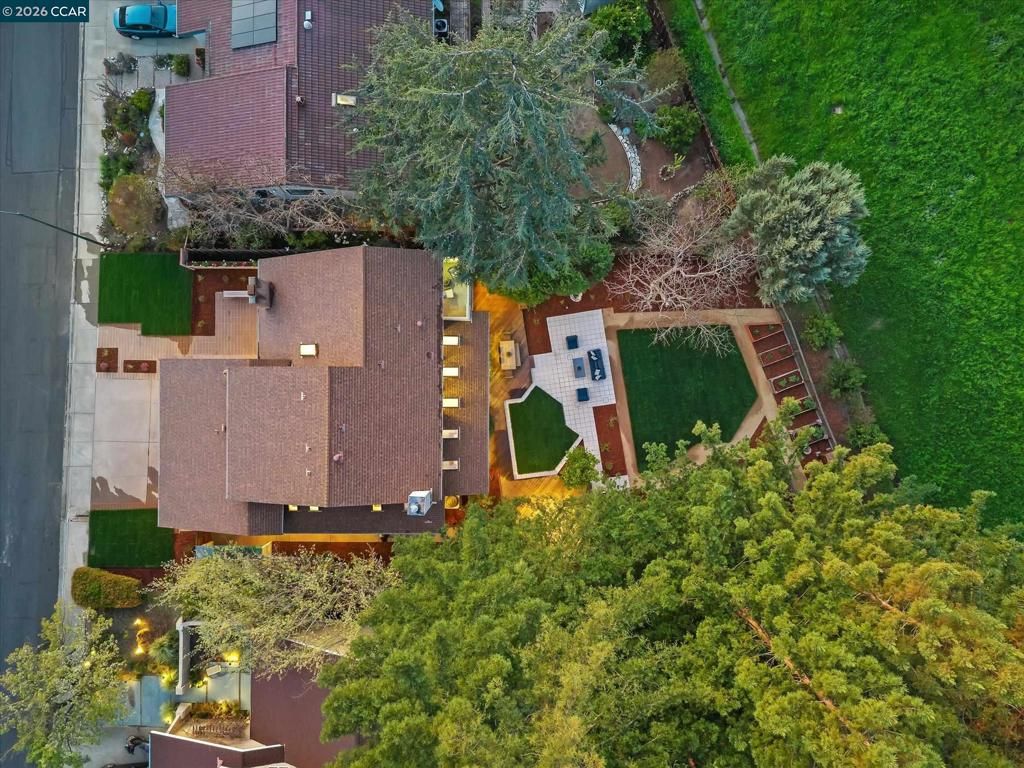 Image 55 of property listing at 1950 Whitecliff Ct, Walnut Creek, CA 94596