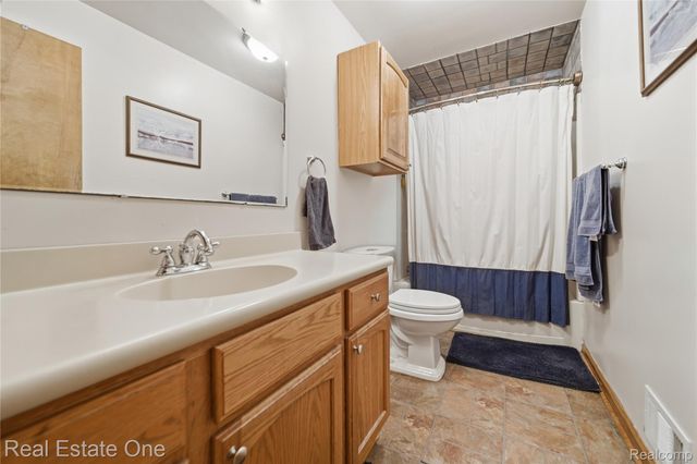 4915 E M 36, Hamburg Township, MI 48169