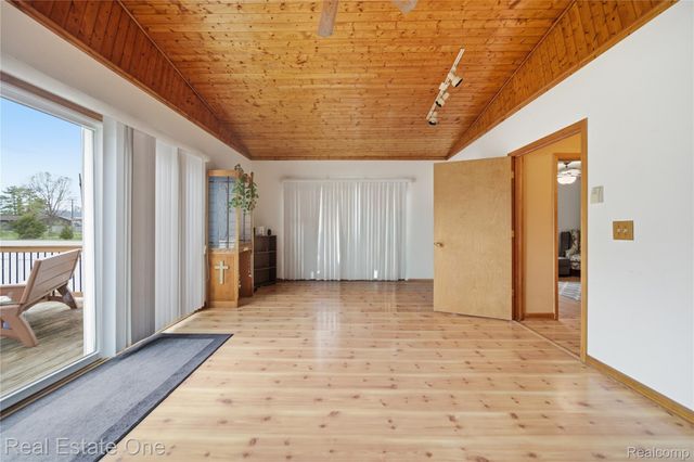 4915 E M 36, Hamburg Township, MI 48169