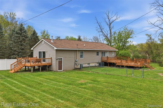 4915 E M 36, Hamburg Township, MI 48169